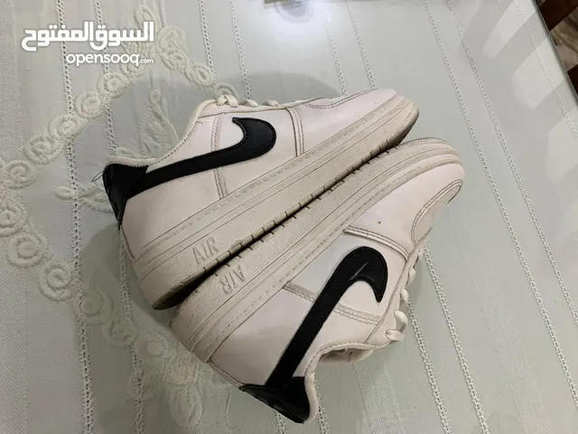 Boys Athletic Shoes in Farwaniya