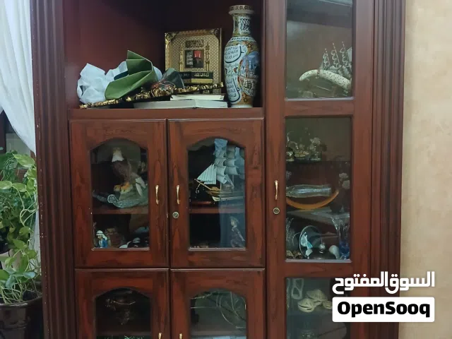 كبت ممكن إستخدام في غرفة معيشة او مجلس