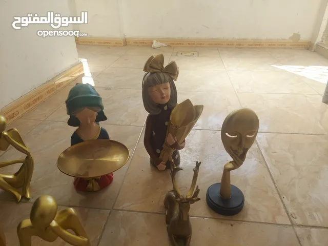 تحف  وانتيكات للبيع المستعجل استعمال خفيف