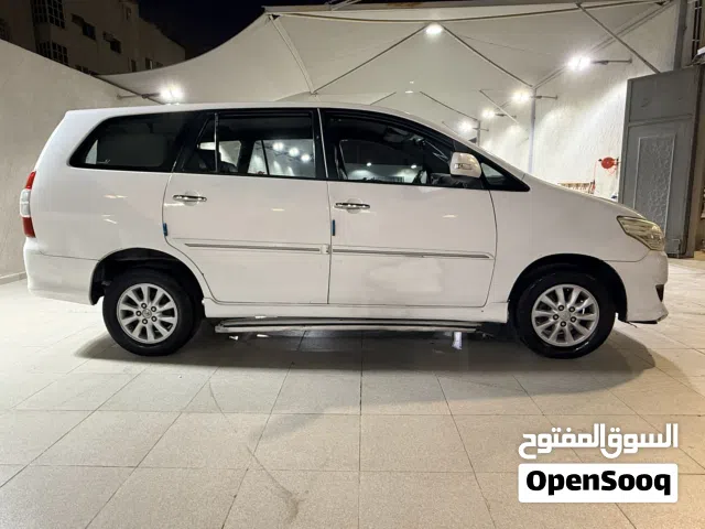 2012 تويوتا انوفا G