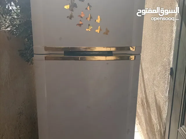 ثلاجه للبيع  بحاله الوكاله