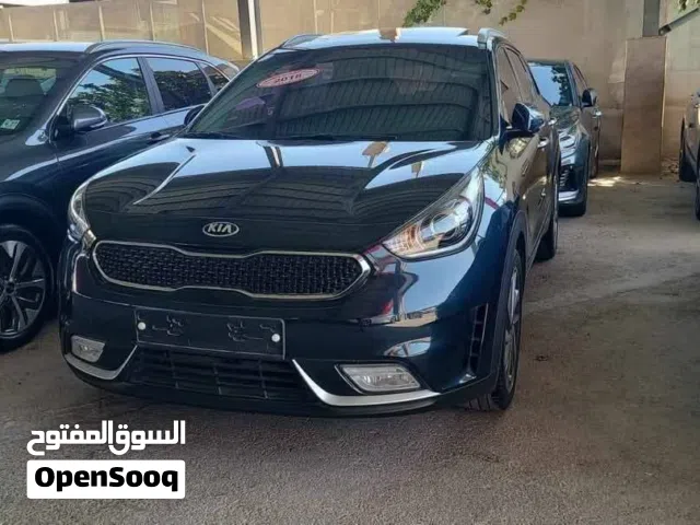 2020 كيا نيرو Standard