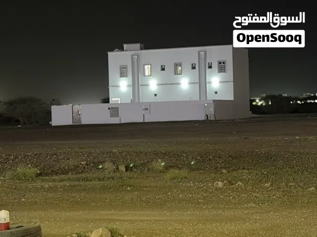 اجار محلات ومخازن في مركز مدينة الحيوية بالخابورة الصناعية قريب الشارع الرئيسي