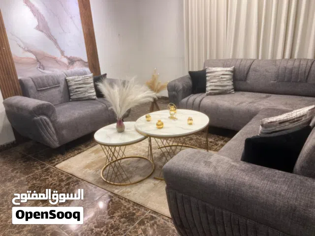 طقمين كنب الصور فوق وتفاصيل تحت في تشكيله كبيره للتواصل