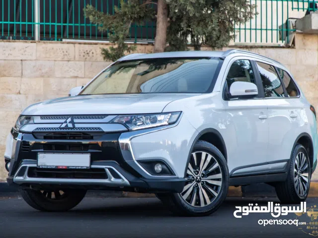 2020, Mitsubishi, Outlander, Standard