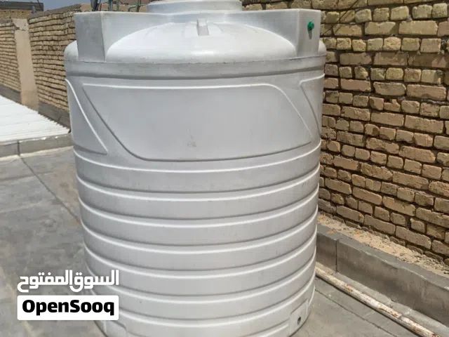 تانكي 2 طن نظافه 90% فقط وجود ثقب صغير اسفل التانكي كما موضح