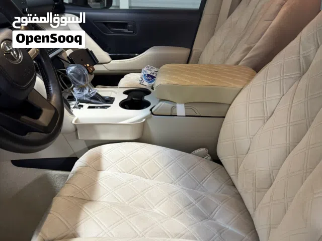 2024 Toyota Land Cruiser VX