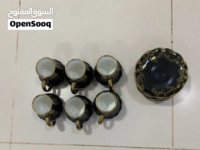 للبيع طقم فناجين ماركة السيف لون اسود وذهبي