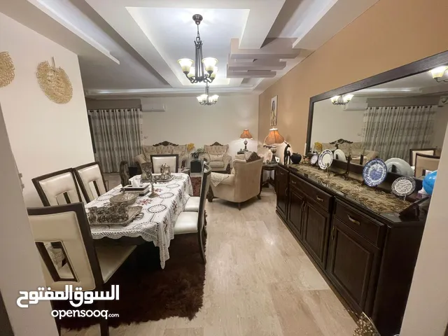 غرفة سفره تفصيل استعمال خفيف شبه جديده