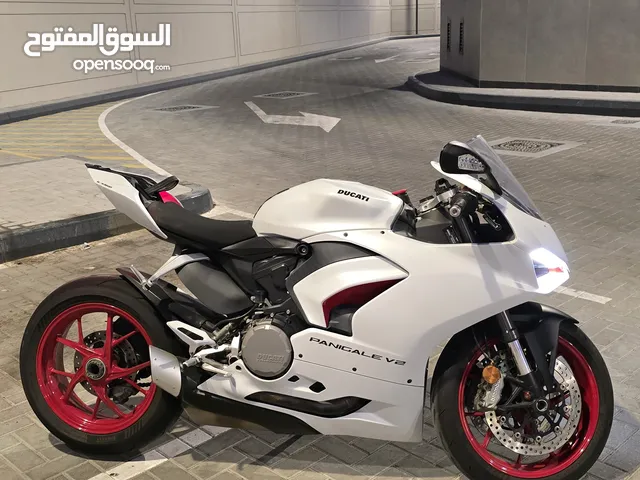 ducati panigale v2