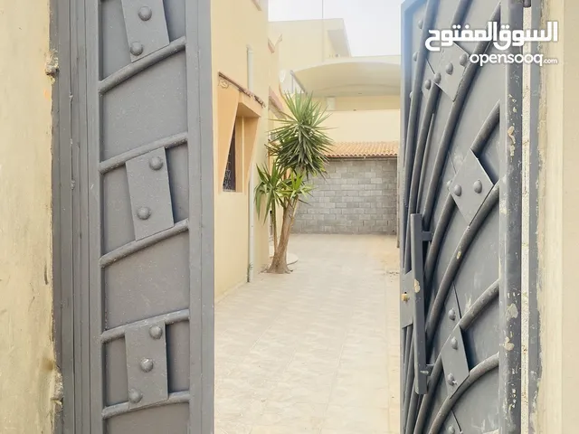 200 m2 4 Bedrooms Townhouse for Rent in Tripoli Ain Zara