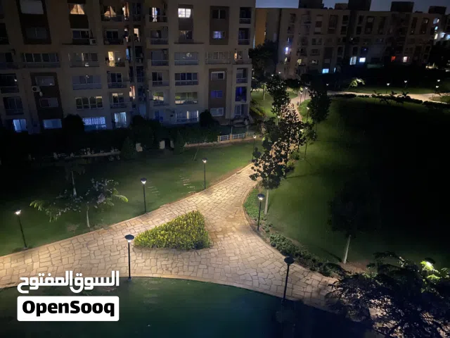 شقه للايجار المفروش all season park مدينتي B11
