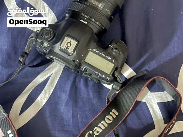 Canon 5D Mark 3 (mark III) with 2 batteries + charger