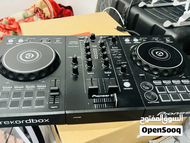 DDJ 400 supporting serato dj and rekordbox No any issue from it Slightly working