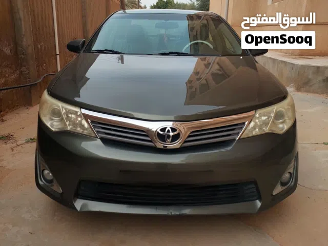 2014 تويوتا كامري XLE