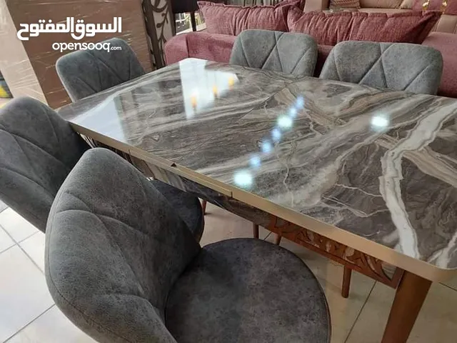 طاولة سفرة مع كراسي جديدة للبيع