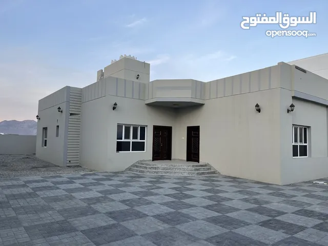 230m2 3 Bedrooms Villa for Sale in Muscat Amerat