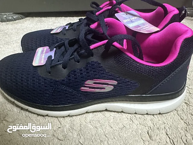 بوت جديد sketchers