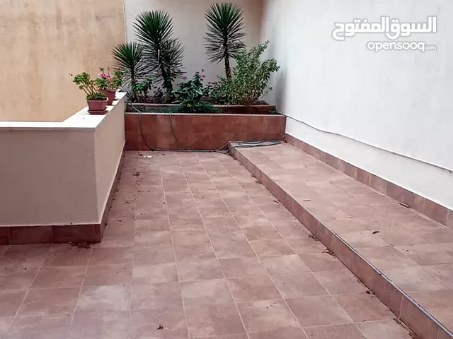 شقة غير مفروشة للإيجار 220م2 ( Property 14981 ) سنوي فقط