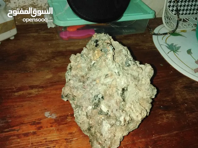 أحجار كريمة ونادر ونادرة للبيع