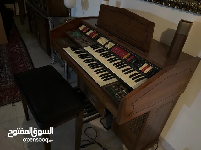 Wood piano بيانو خشب ذات قيمة عالية