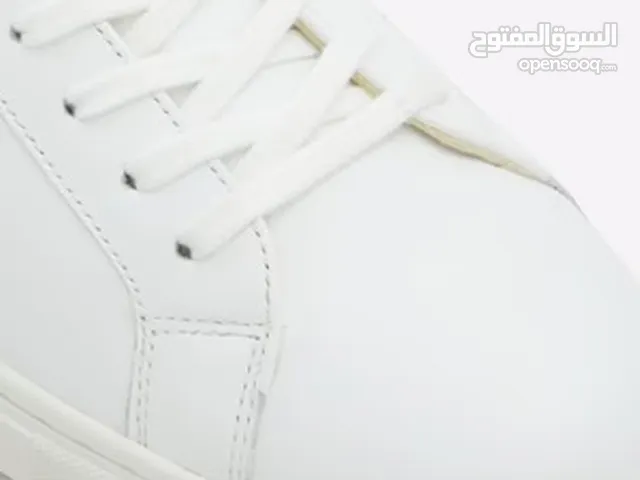 أي حذاء فقط بـ 10 دنانير أحذية نخب اول النمر (40-44)