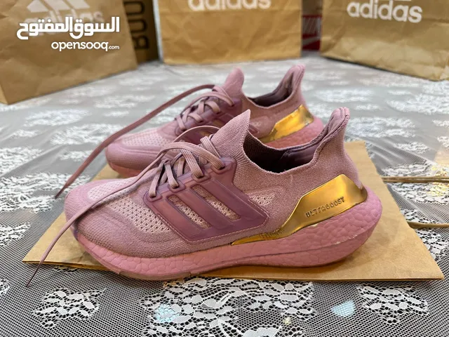Pink Sport Shoes in Mafraq