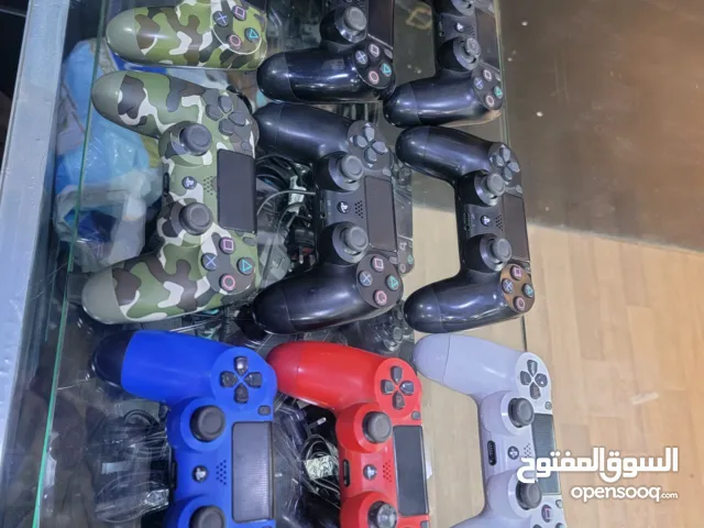 يدات بلاستيشن فور اصليه نظيفه جدا