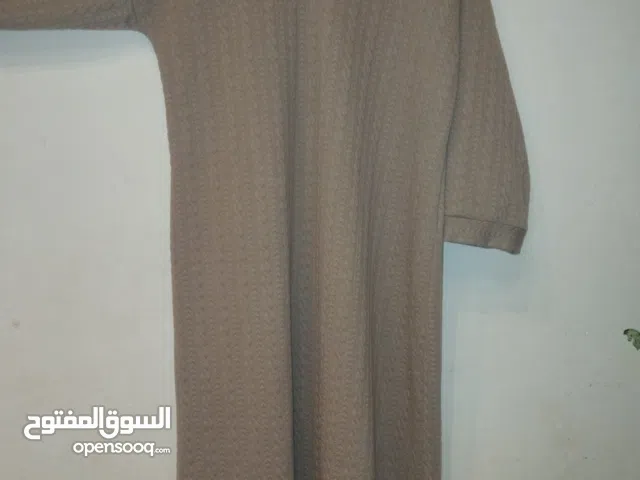 كسوة طويلة و مستورة مناسبة للششتاء مصوفة من الداخل