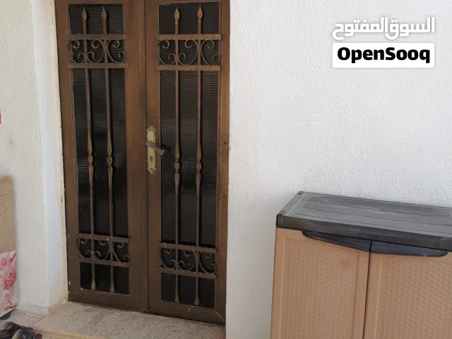 350 m2 4 Bedrooms Townhouse for Sale in Mafraq Al Mazzeh