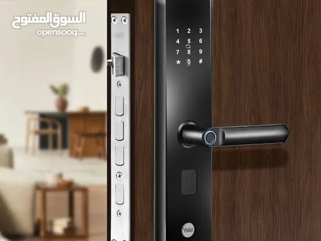 القفل الذكي للابواب الخشبيه في الرياض