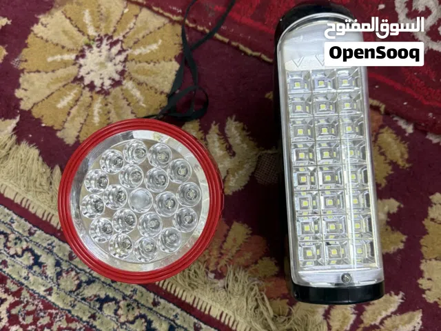 كشاف متنقل جيد جداً الواحد بدينارين ونص الاثنين ب 4 دينار