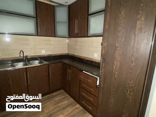 شقة غرفة وصالة للايجار السنوي بعجمان الروضة 3 تشطيب سوبر لوكس اطلاله مباشرة تشطيب عالي الجودة