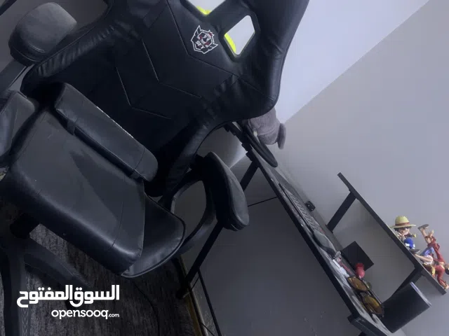 طاولة وكرسي لمحبين القيم