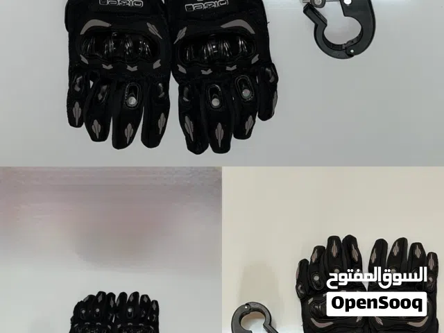 ملابس دراجات نارية جديدة عالية الجودة ومريحة للطرق الطويلة.عرض حاملة هاتف و لثام و قفازات. غير قابل.