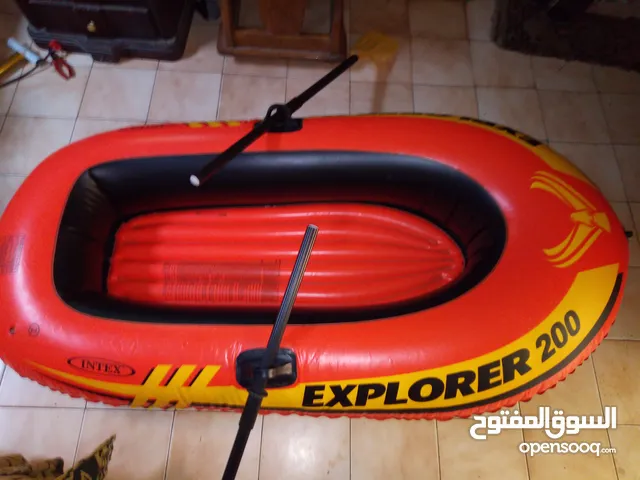 مركب ومرتبه هواء لليحر والشاطيء ومنفاخ