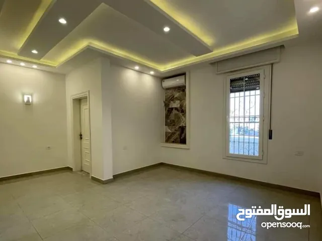 600m2 5 Bedrooms Townhouse for Sale in Tripoli Abu Sittah