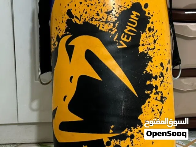 كيس ملاكمة  مع  باندج و كفوف