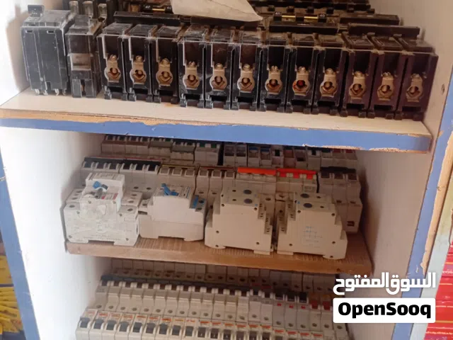 قواطع كهربائية