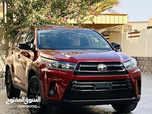 Used Toyota Highlander in Al Dakhiliya