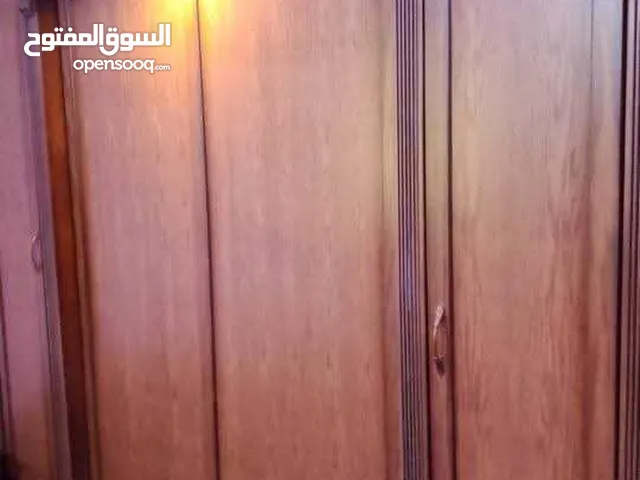 غرفة نوم للبيع مع الفرشه