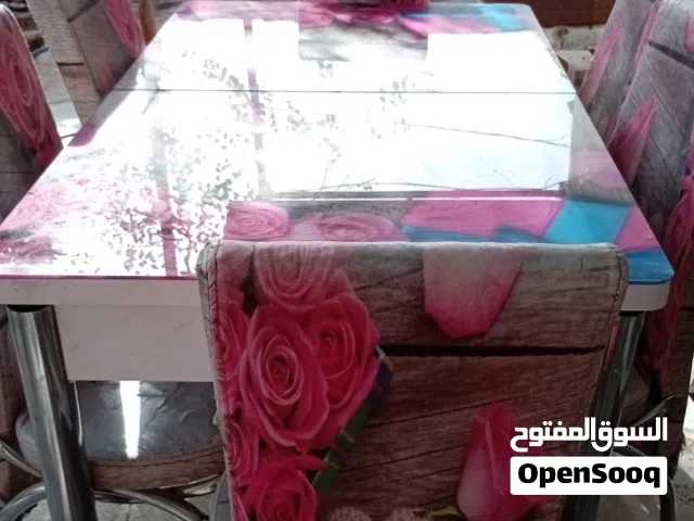ميز مع ست كراسي