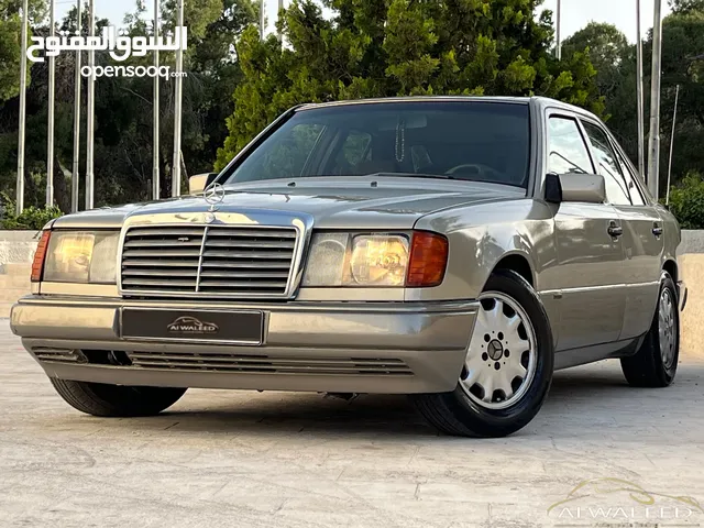 مرسيدس بنز E200 1992 مميزة جدا للبيع بسعر مغري