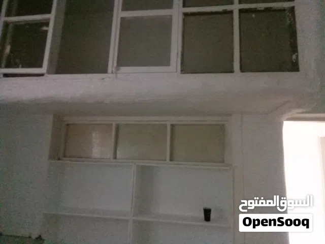 شقة أرضية للإيجار في جبل التاج