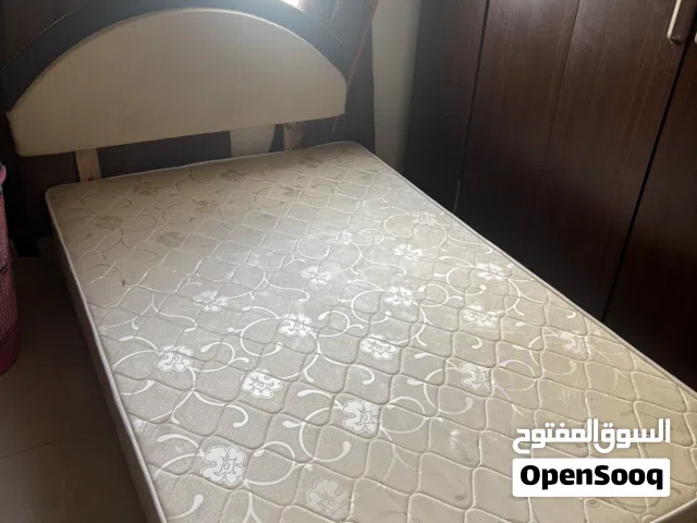 سرير عادي مع دوشق طبي ب 20 ريال