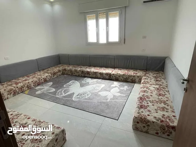 صالون مستعمل نظيف