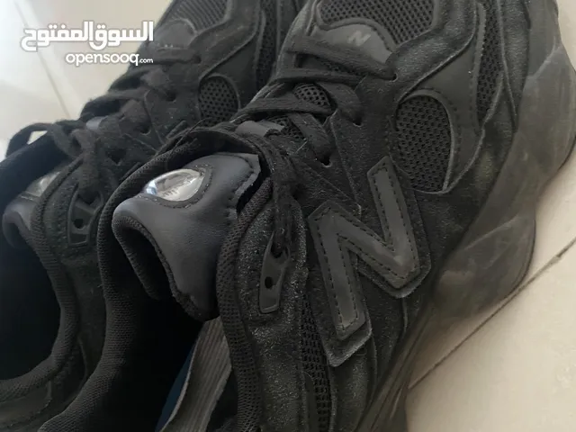 NEW BALANCE SHOES