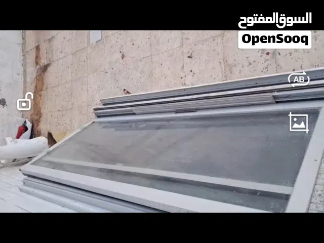 باب المنيوم سحب ثلاث درفات مع المنخل