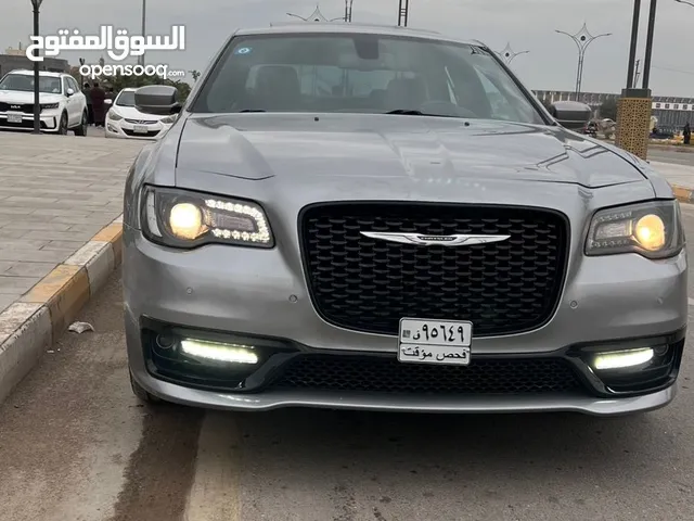 Used Chrysler 300 in Dhi Qar