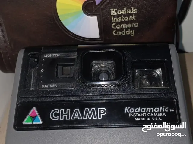 كاميرا تصوير فوري   عام 1984  CHAMP KODAMATIC Instant Camera